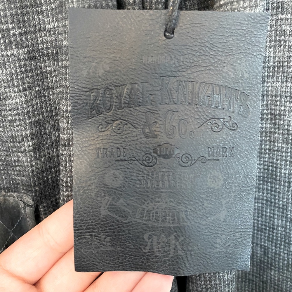 Zip-up Jacket - Picture 5 of 5